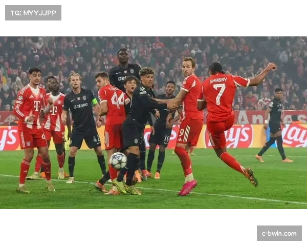 格纳布里助攻卡尔破门 拜仁边路组合展现默契配合 格纳布里助攻卡尔破门 拜仁边路组合展现默契配合