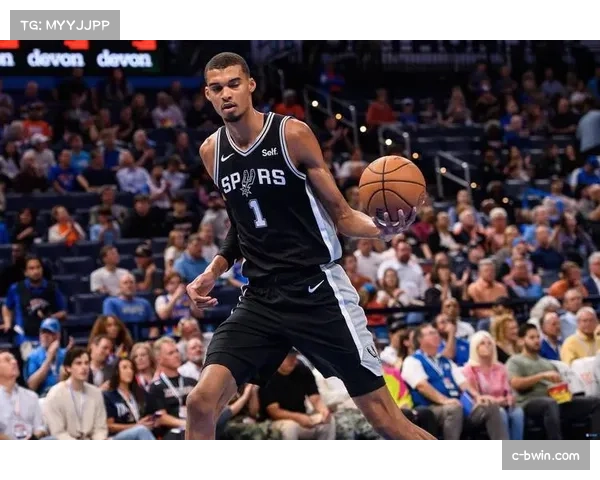 马刺文班亚马防守半径数据惊人但球队进攻节奏控制待加强 马刺文班亚马防守半径数据惊人但球队进攻节奏控制待加强