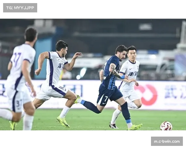 武汉三镇外援磨合进度滞后，绍尔缺阵导致进攻体系运转不畅